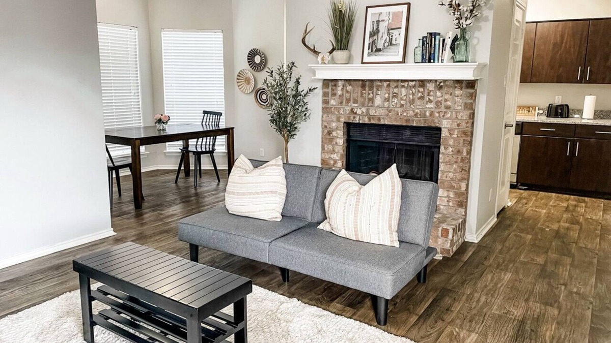 South Side Apartment | Charming Stay w/Pool and Dedicated Workspace