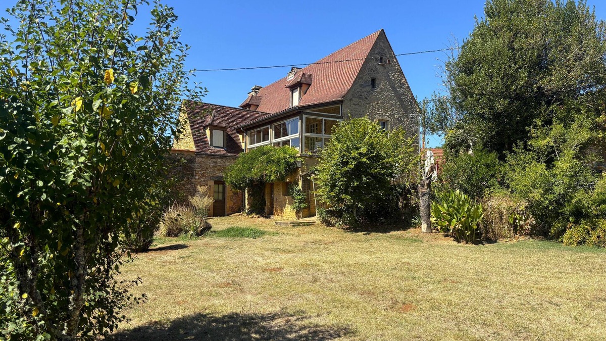 Meyrals House | CHARMING STOME HOUSE WITH ENCLOSED GARDEN AND PRIVATE POOL CLOSE TO SARLAT