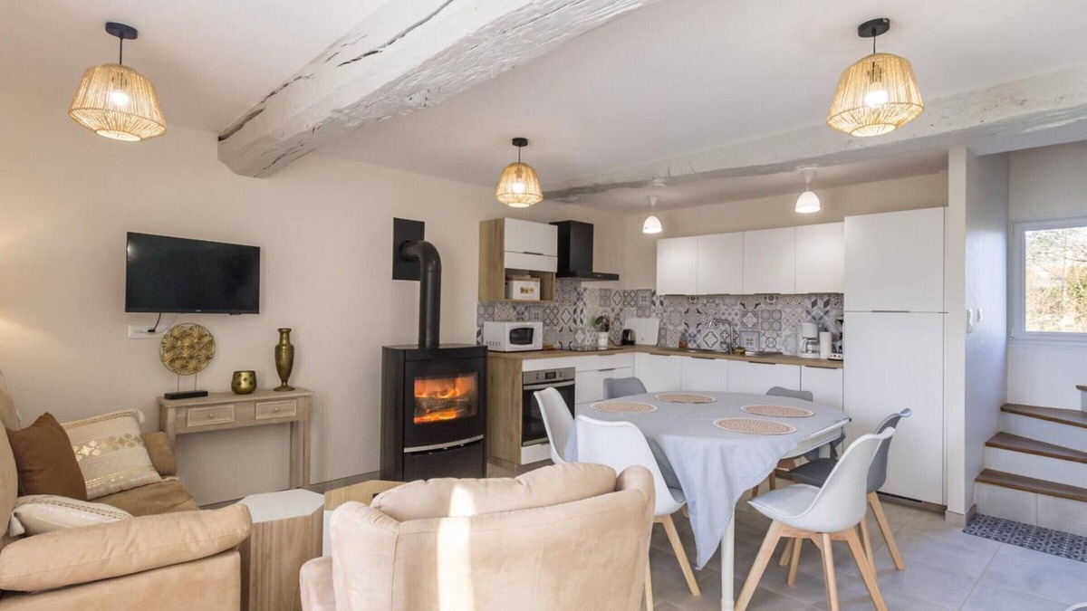 Le Val-Saint-Pere Cottage | Charming Stone House with Garden, WiFi, Near Shops, Pet-Friendly, All-Inclusive Services