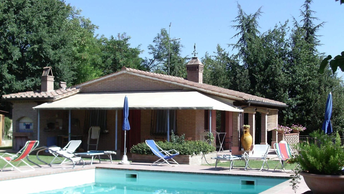 Montagnano House | charming stone cottage is situated in the hills near the village of Montagnano.