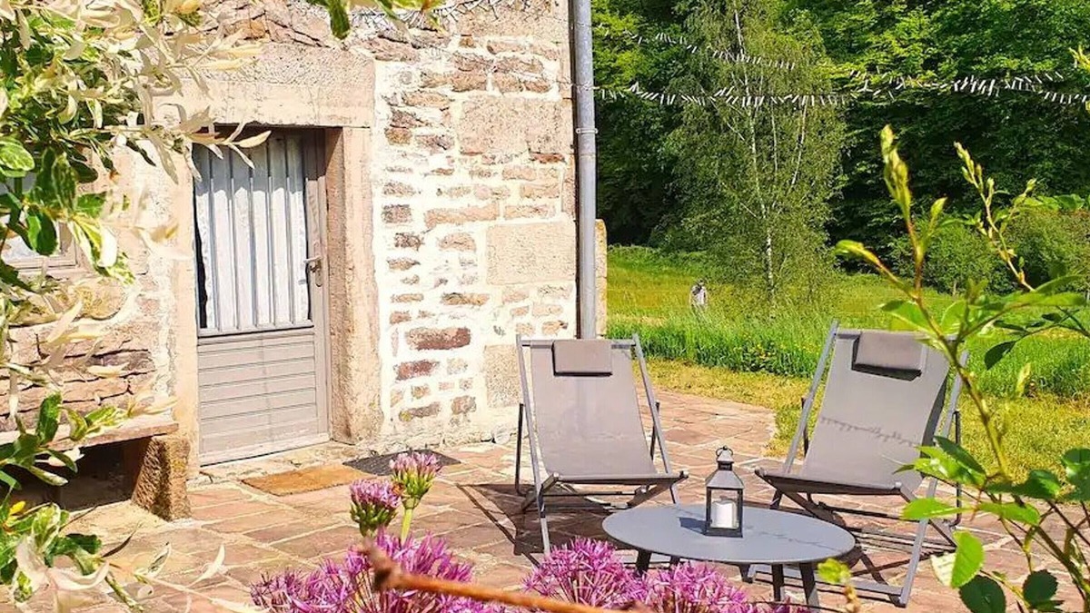 Uzemain Cottage | Charming stone cottage near Épinal
