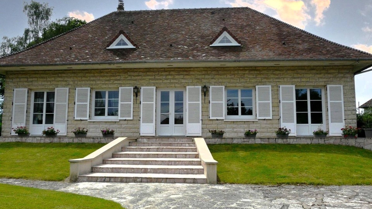 Senonches Cottage | Charming Stone House in Calm Senonches - Modern Amenities & Large Garden