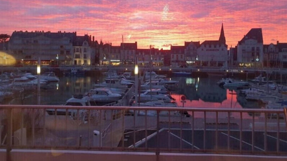 La Baule-Escoublac Apartment | Charming studio ideally located and facing the port of La Baule.