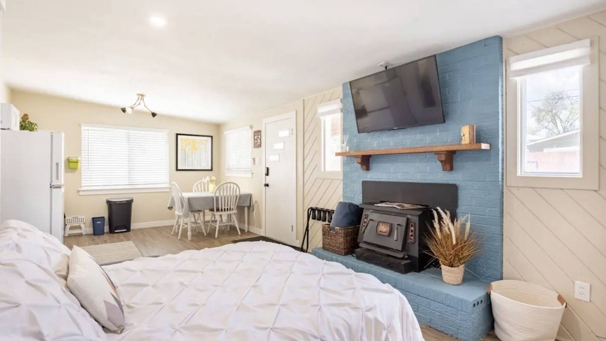 Villa Park Apartment | Charming Studio 2 Blocks from Light Rail & Downtown Bike Path!