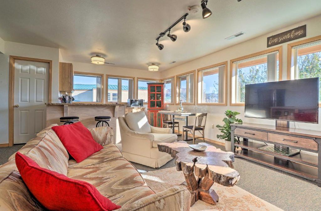 New Harmony Apartment | Charming Studio - 3 Miles From Kolob Canyons!