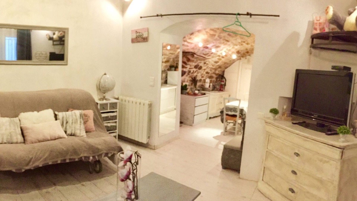 Peynier Apartment | Charming studio at the foot of the Sainte Victoire and close to Aix En Provence