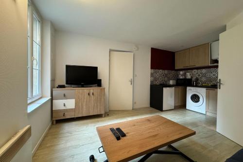 Saint-Julien Apartment | Charming studio close to the Château de Caen