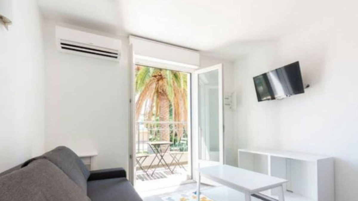La Garde Apartment | Charming Studio Ideal Couple
