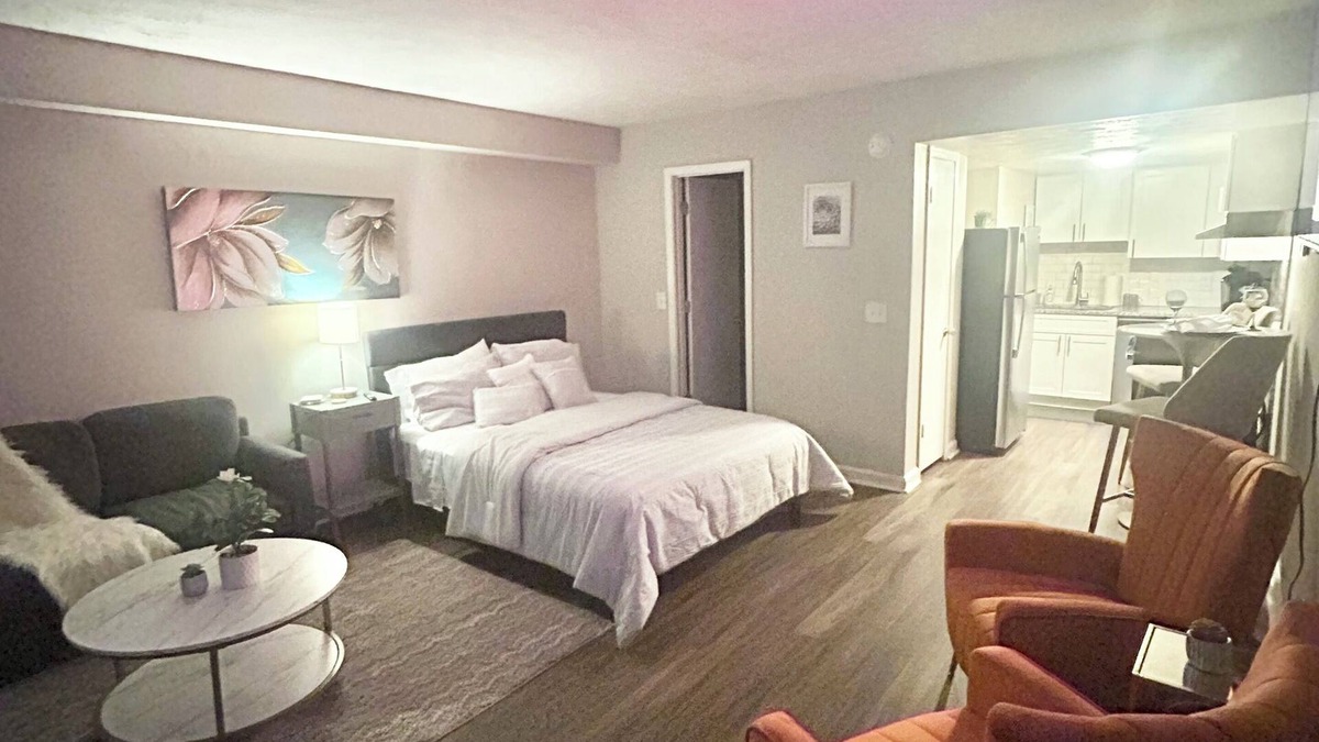 East Point Apartment | Charming studio in cool East Point with AC