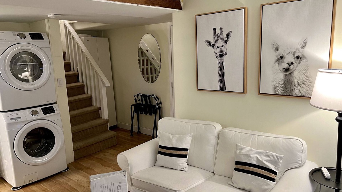 City Park Apartment | Charming Studio in Heart of City Park-Minutes to downtown! MANY AMENITIES!