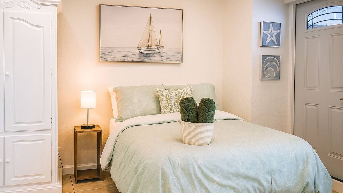 Driftwood Apartment | Charming studio in Hollywood FL
