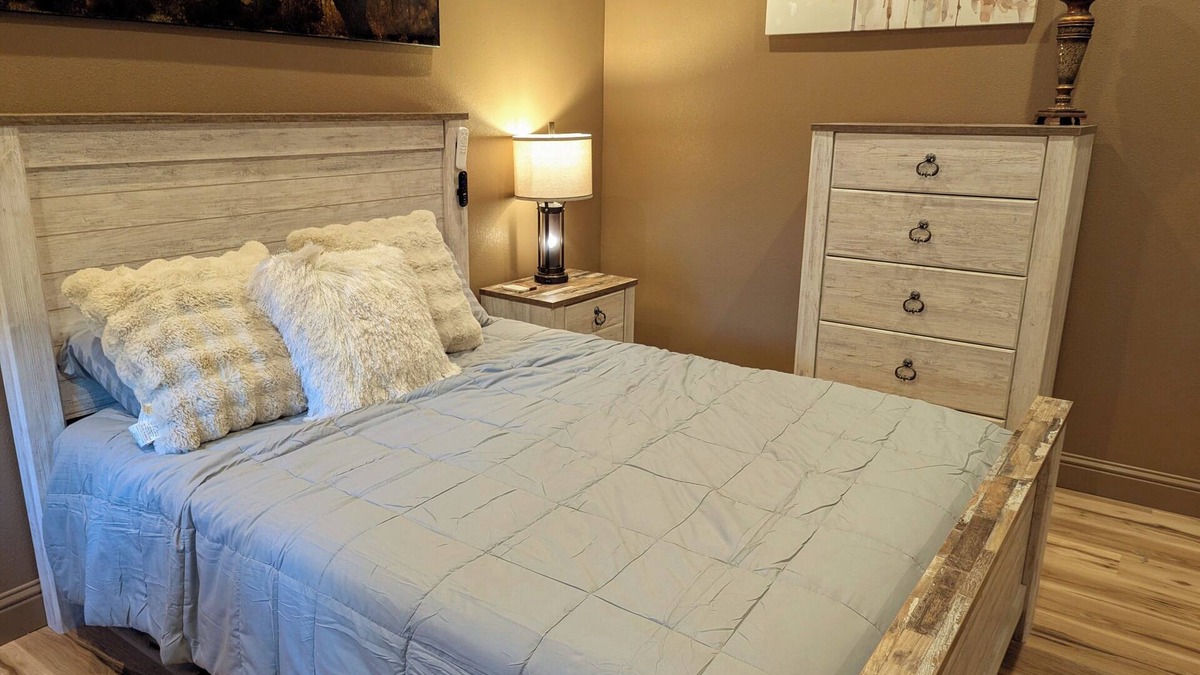 Clovis Apartment | Charming studio in quaint Clovis with AC, Unit 2
