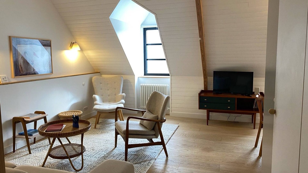 Sauzon Apartment | Charming studio in Sauzon with WiFi and port view