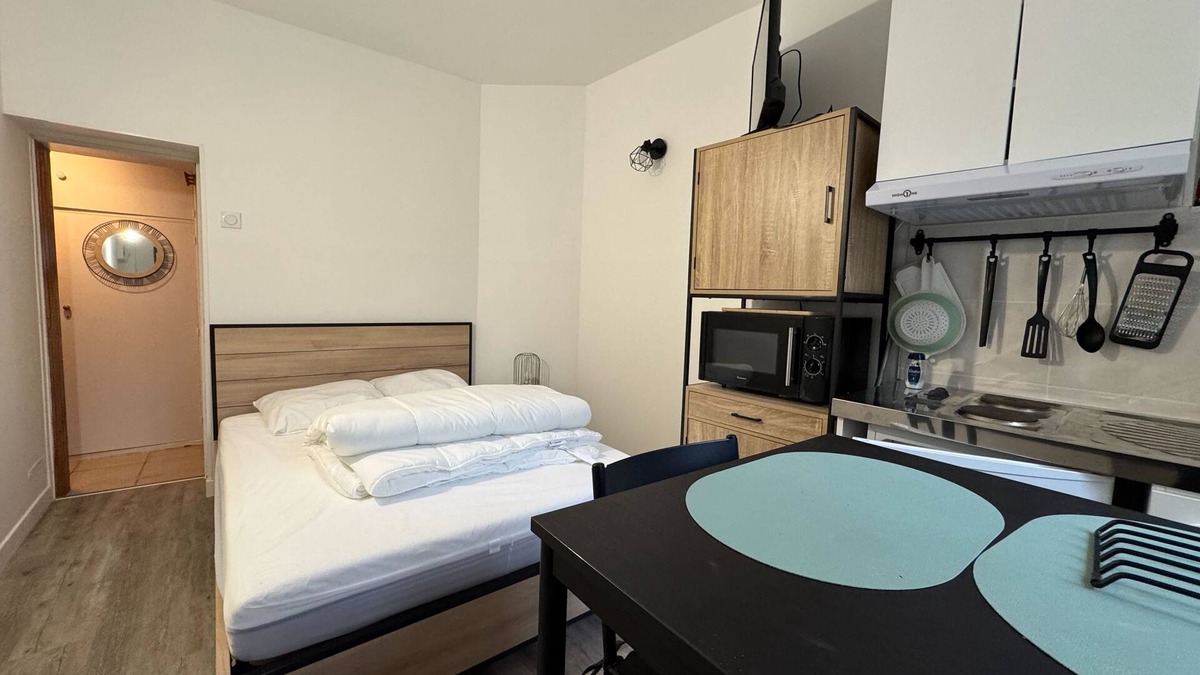 Saint-Nicolas Apartment | Charming studio in the city center