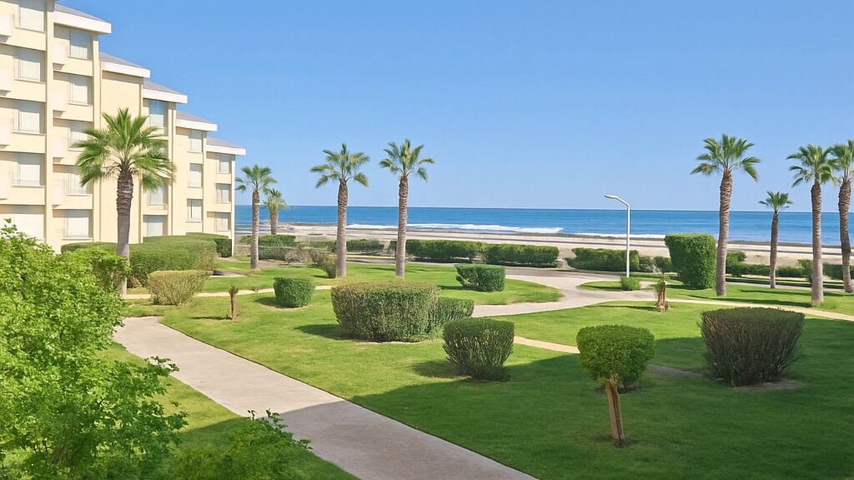 Saint-Hippolyte Apartment | Charming Studio with sea view + direct sea access