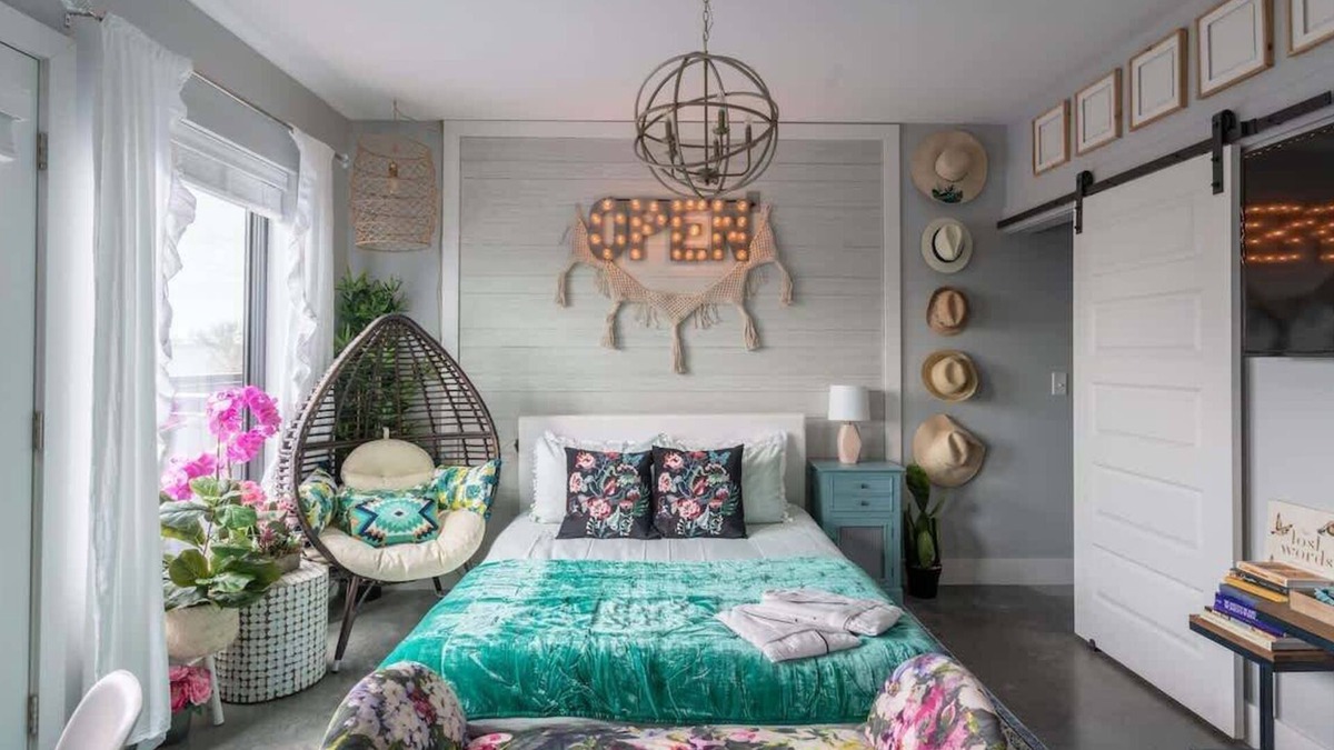 The Nations Apartment | Charming Studio with Private Deck in Nashville
