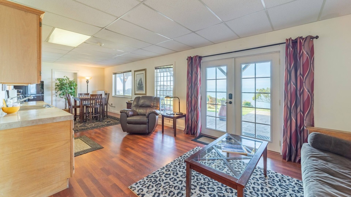 Trinidad Apartment | Charming suite with ocean & beach views, upscale furnishings & grill - near town