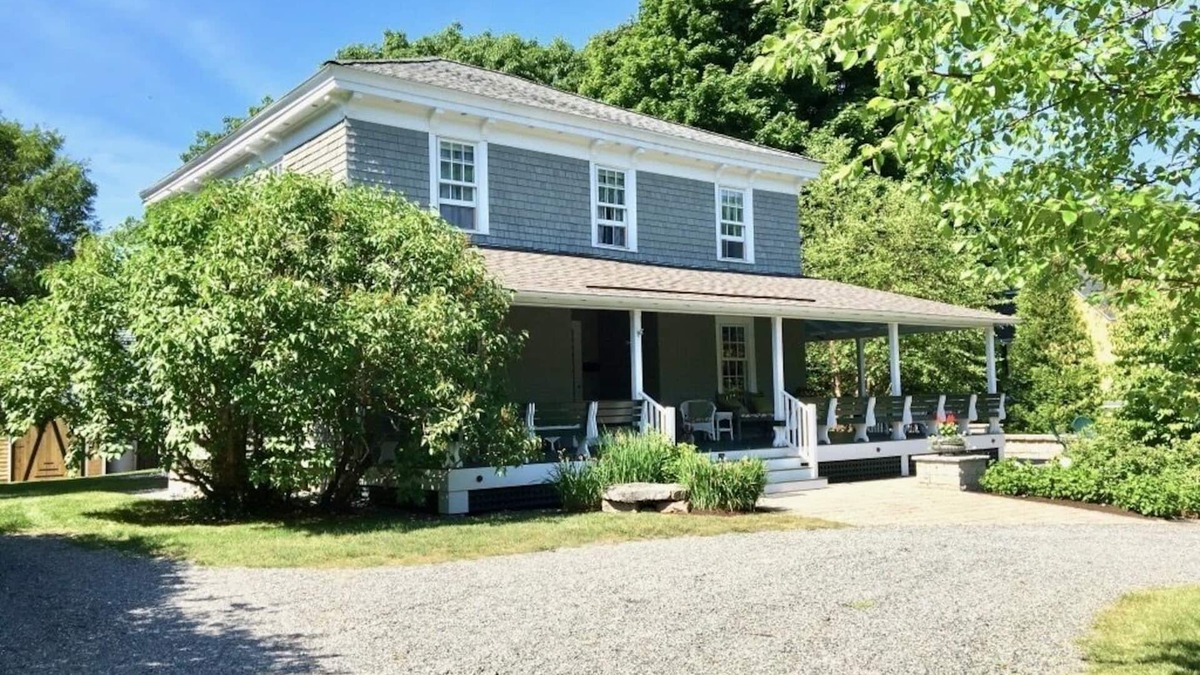Bar Harbor House | Charming summer cottage, steps to town and Shorepath! Sleeps 10