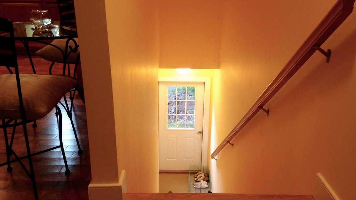 North Thetford Apartment | Charming Sunny Studio with Detached Garage in the Upper Connecticut Valley