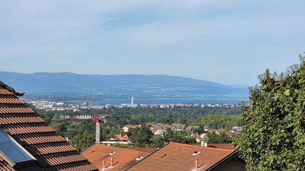 Archamps Apartment | Charming T3 duplex, 67m2 13m2 outdoor terrace, 1km from Geneva, parking box.