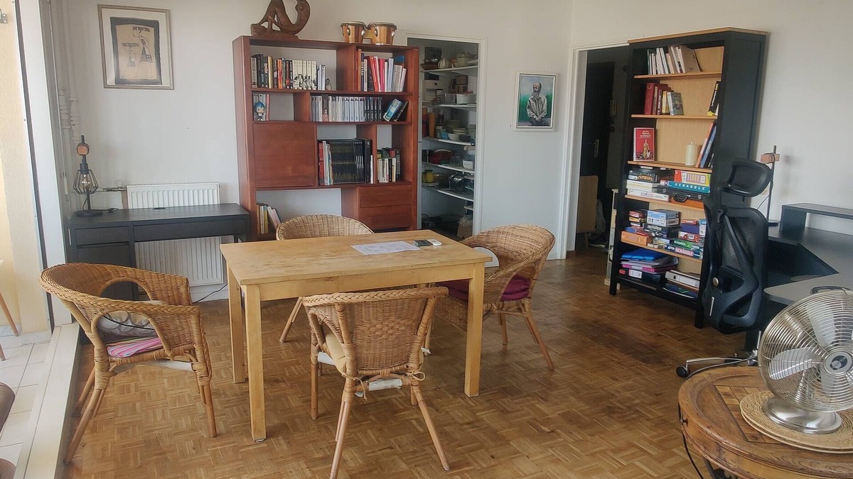 Mazargues Apartment | Charming T3 with balcony and view