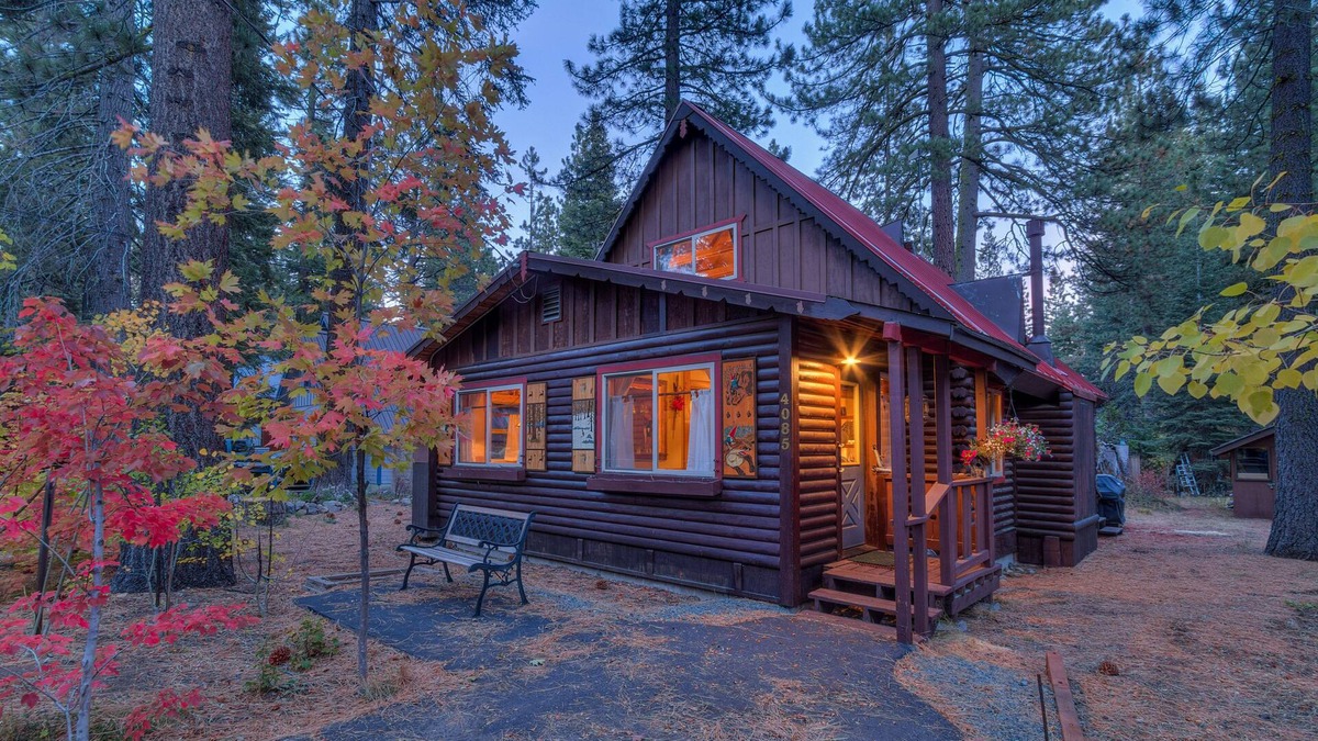 Tahoe Pines Cabin | Charming Tahoe Pines Log Cabin at low elevation. See discounts. Fast internet!