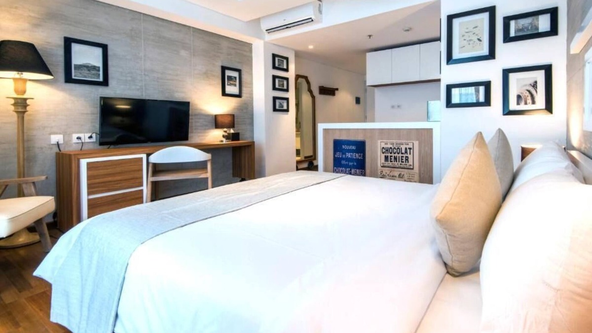 Downtown Kuta Hotel | Charming Thematic Room - 1 King Bed in Kuta Area