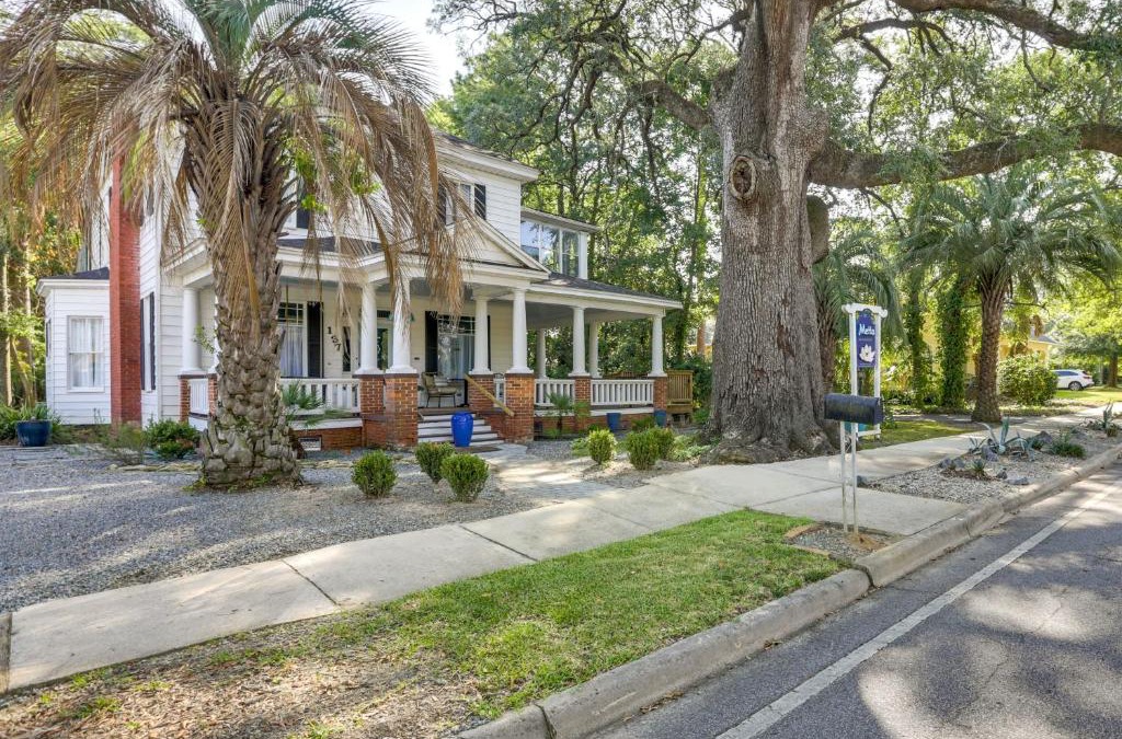 Thomasville House | Charming Thomasville Getaway Walk to Downtown!