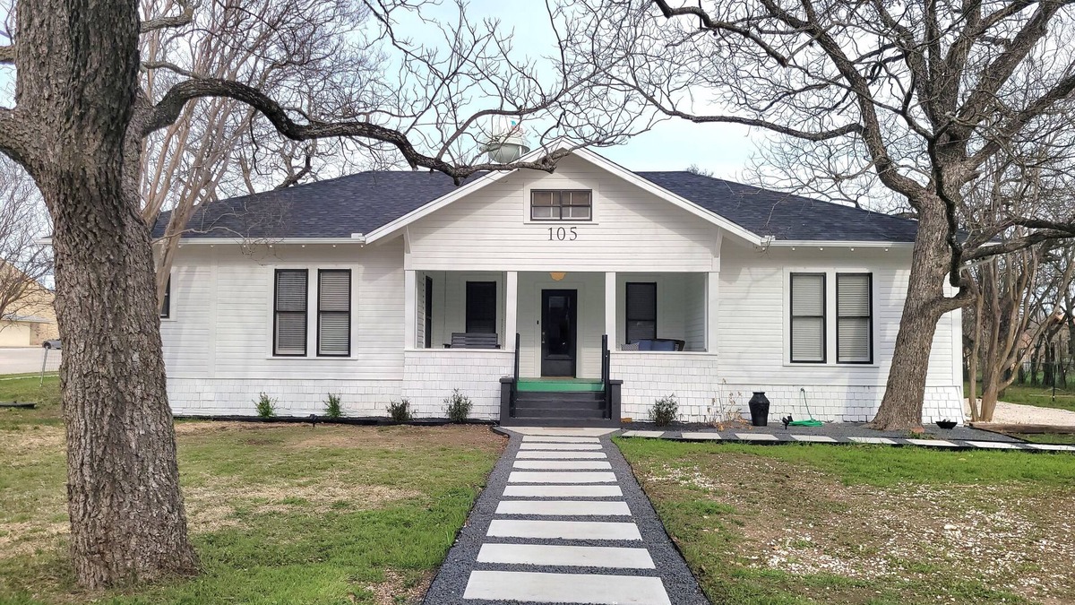 Liberty Hill House | Charming Three Bedroom Home In Liberty Hill