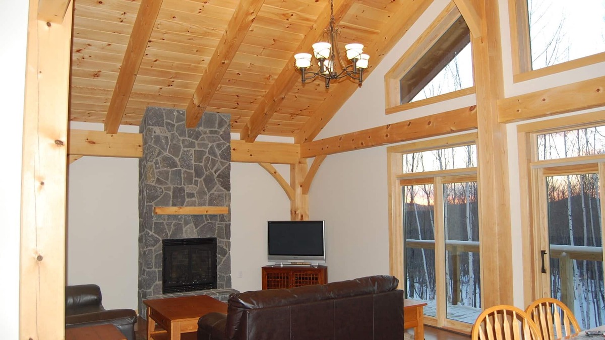 Franconia Ski Chalet | Charming, Timber framed, Mountain Chalet near Cannon Mountain - Whole house AC!