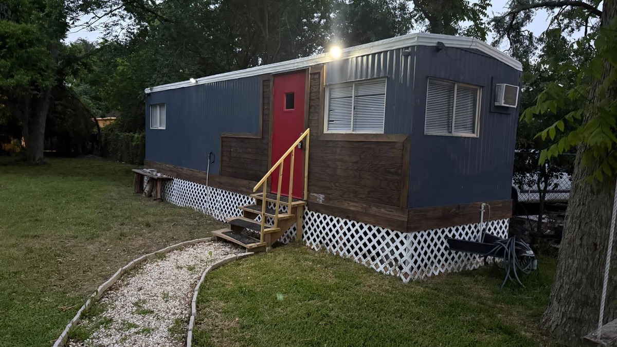 Northside Bed & Breakfast | Charming Tiny Home in Houston