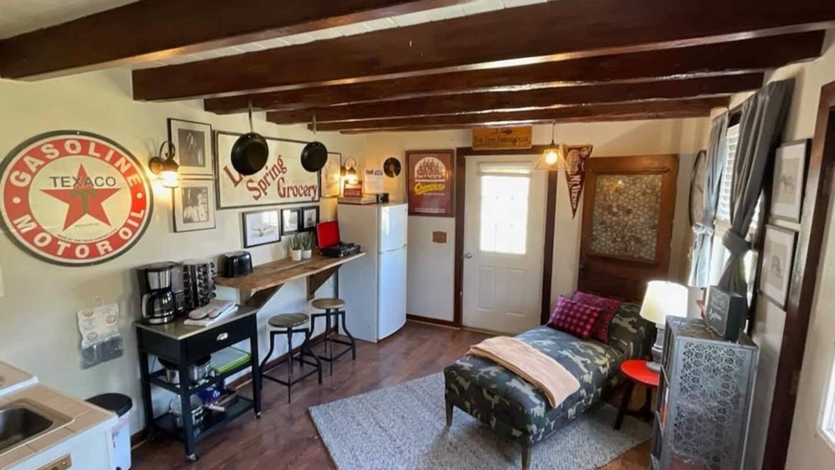 Harrisonburg House | Charming Tiny House w/yard, Close to JMU and Dwntwn Harrisonburg