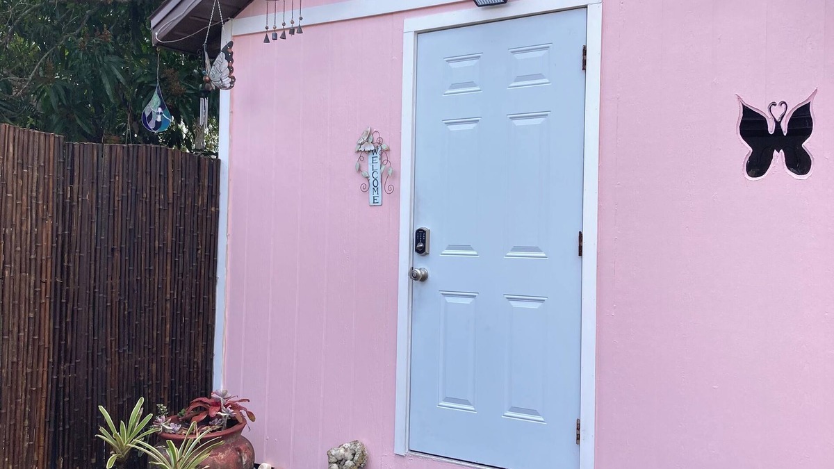 Sarasota Springs Cottage | Charming tiny house with AC and WiFi in delightful Sarasota.Private and quiet.