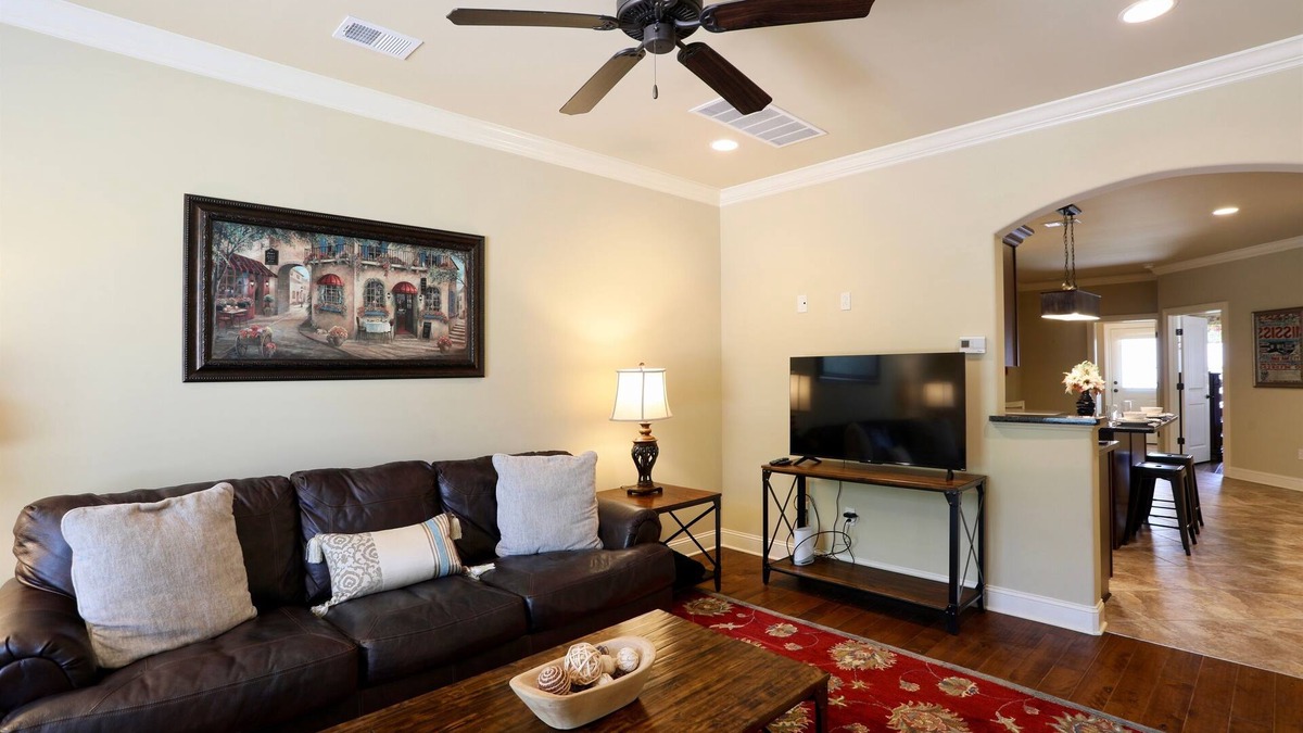 Oxford House | Charming Townhome - Brighton Villa