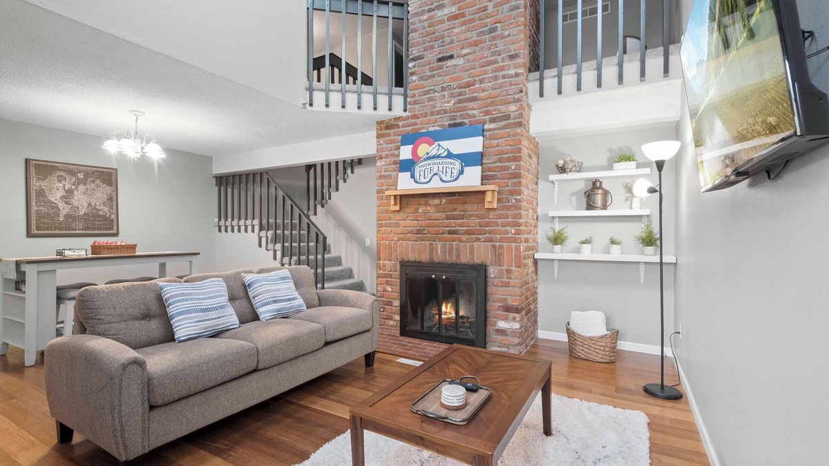 Aurora House | Charming townhome in Aurora with Wi-Fi, 2 car attached garage and washer-dryer.