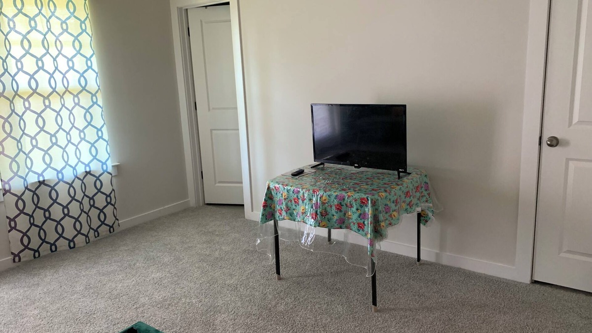 Goose Creek House | Charming townhome in lovely Hanahan with AC, WiFi. Renting one room. No kitchen