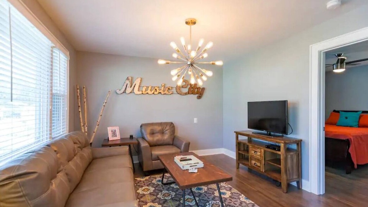 Woodbine House | Charming townhome less than 4 miles to Downtown! Unit A