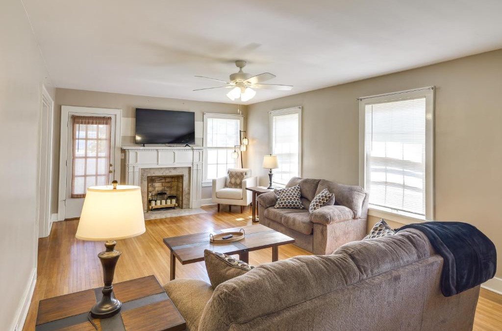 Tullahoma House | Charming Tullahoma Stay with Great Walkable Location
