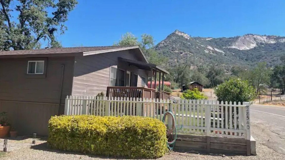 Tollhouse Cottage | Charming two-bedroom cottage with amazing views!