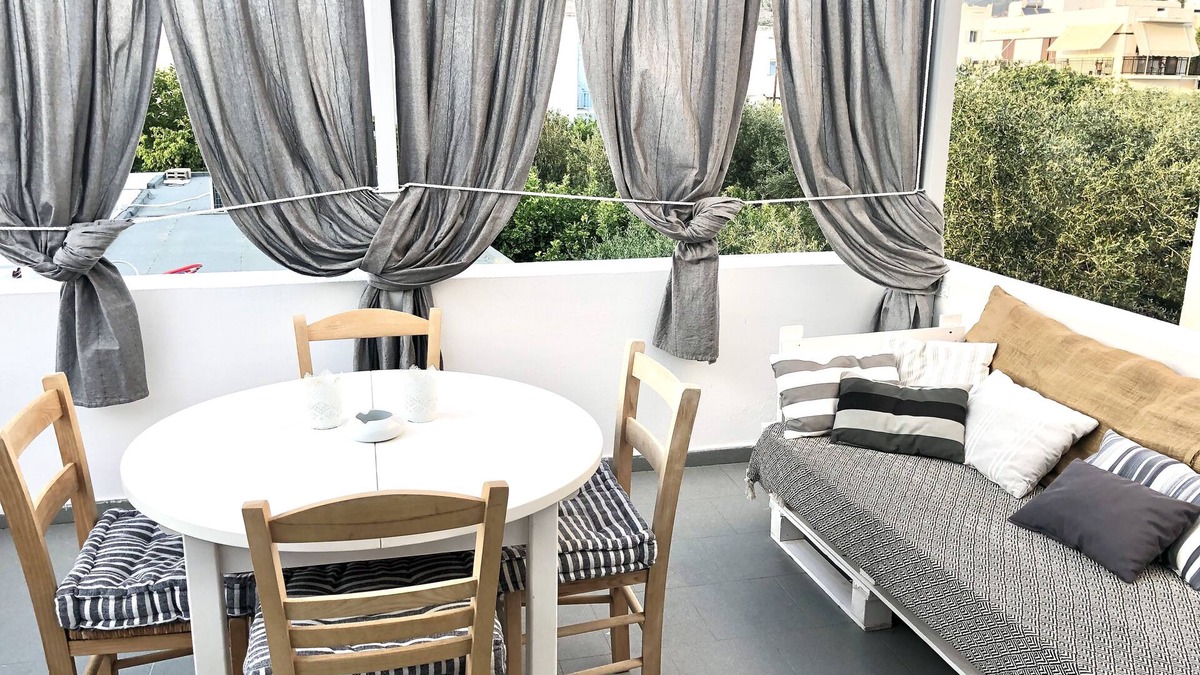Paros Apartment | Charming two-room apartment with terrace, up to 4: 300m from Livadia beach