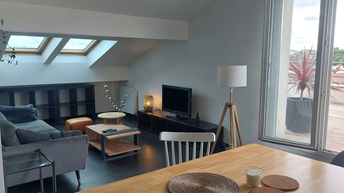 Argenteuil Apartment | Charming two-room attic apartment with large terrace