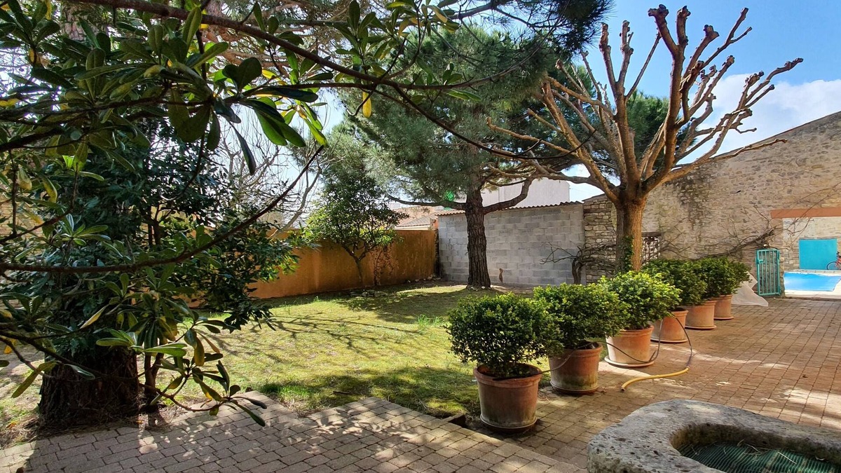 Saint-Denis-d'Oleron House | Charming villa in the center of town, with swimming pool, close to the sea and market.