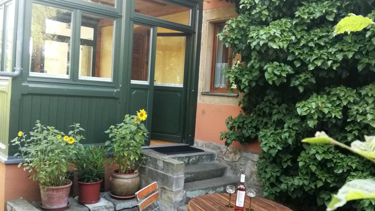 Schoenfeld-Weissig House | Charming vacation apartment in Dresden Pillnitz EG