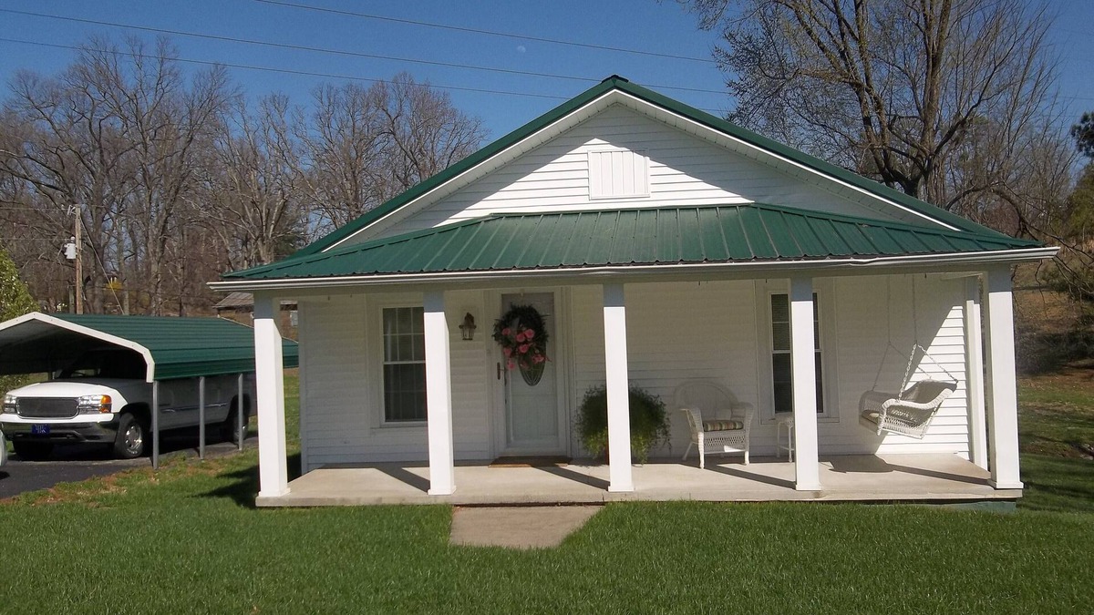 Grand Rivers House | Charming vacation home for boaters, fishermen, and hunters.
