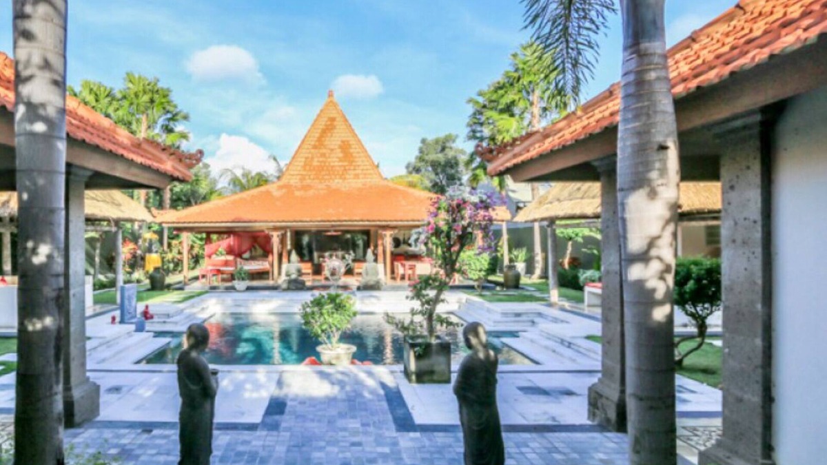 Kerobokan Villa | CHARMING VILLA 1100m2 SEMINYAK
