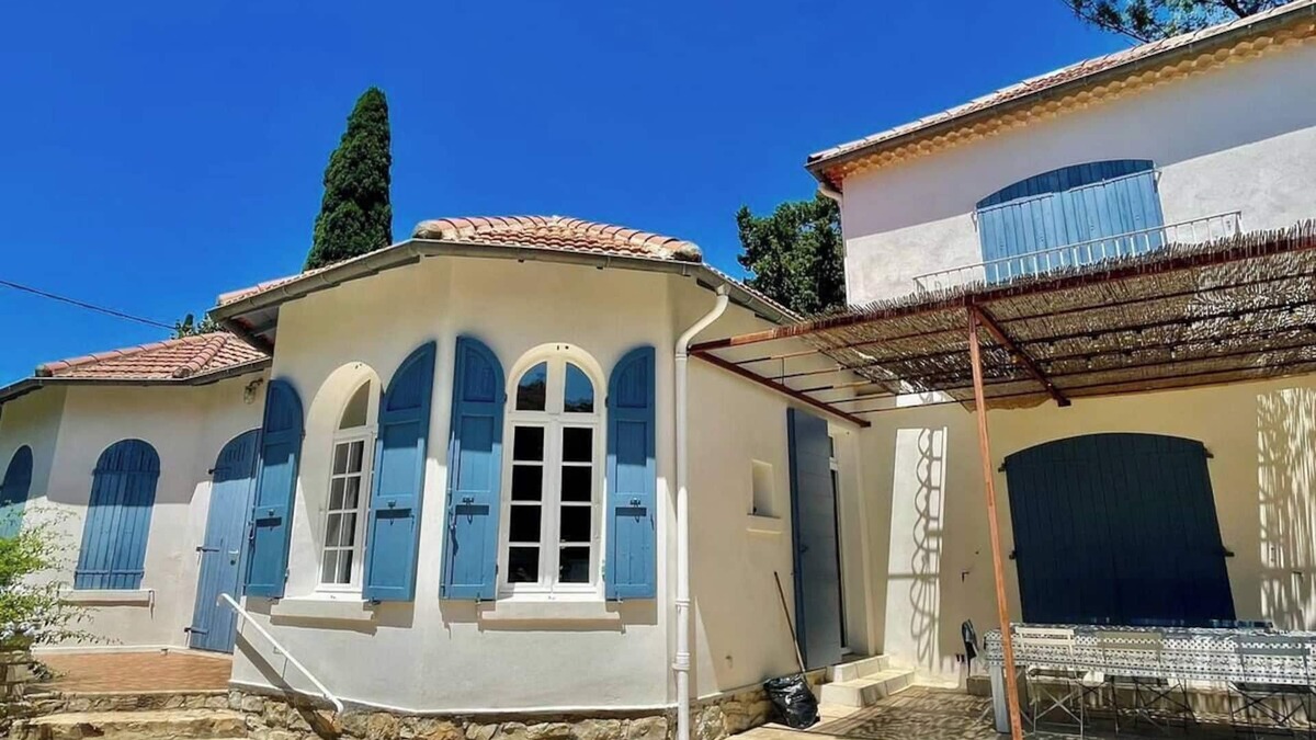 Les Lecques Villa | Charming villa with quiet garden 100m from the sea and Les Lecques beach!