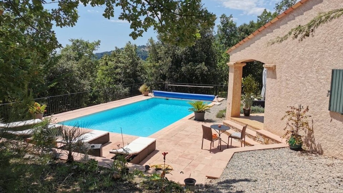 Mons Villa | Charming villa between sea and mountains