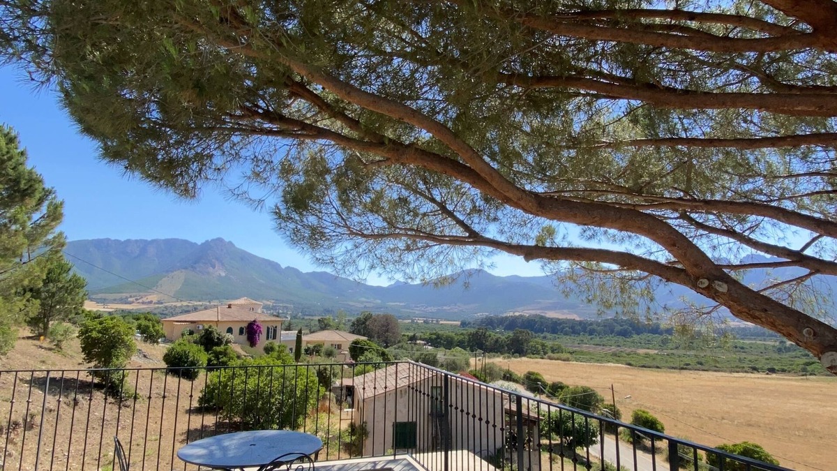 Moncale Villa | Charming Villa Fiore di Machja Traumhafte Villa mit Pool und Panoramablick