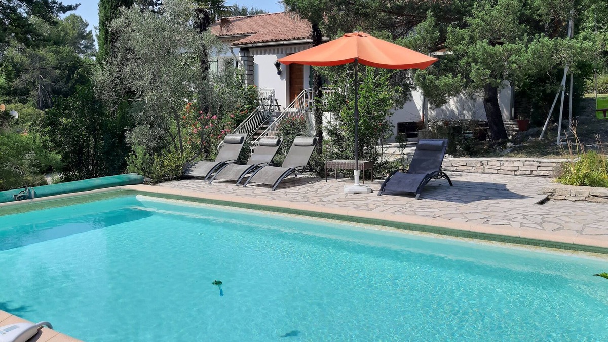 Pierrevert House | Charming villa in Provence