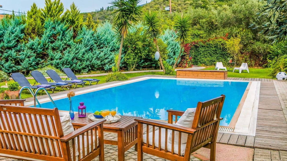 Mikros Gialos Villa | Charming villa w/pretty garden, 5min walk to beach